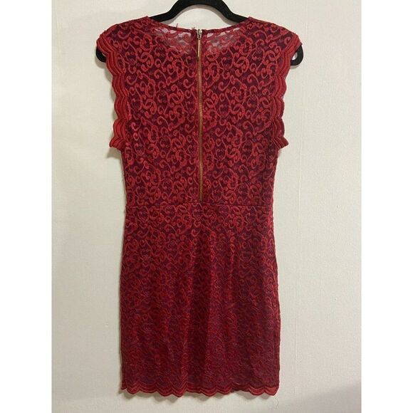 Kimchi Blue Lucinda Scalloped Lace Bodycon Mini Dress In Wine Color Size… - Picture 6 of 14
